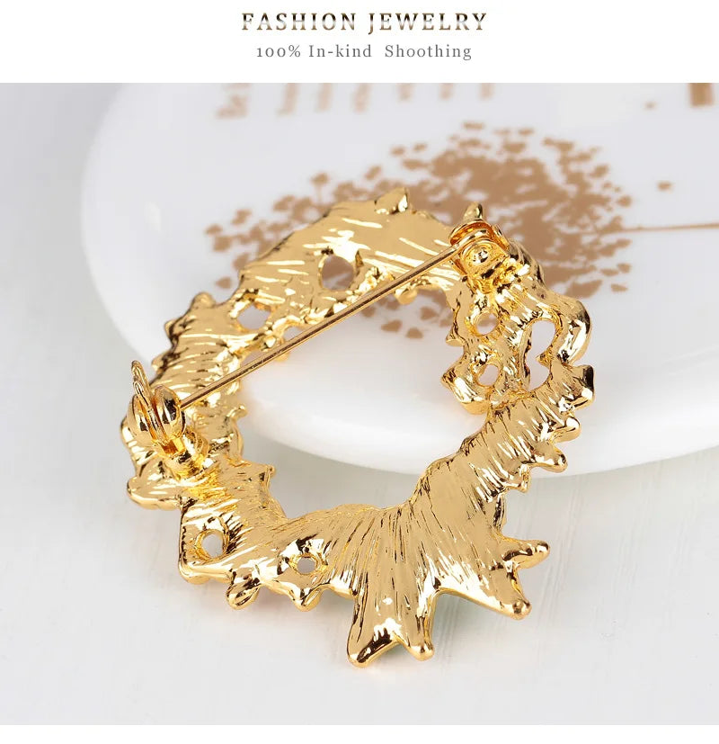 Christmas New Year Brooch, Sparkling Rhinestone Santa Claus, Elk Penguin, Snowman Boots, Bell Wreath Pin Jewelry Gift